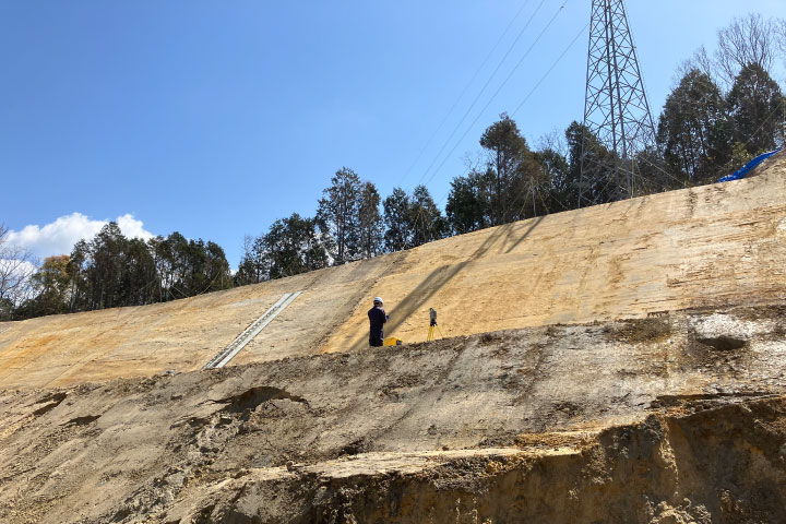 中間出来形測量の様子