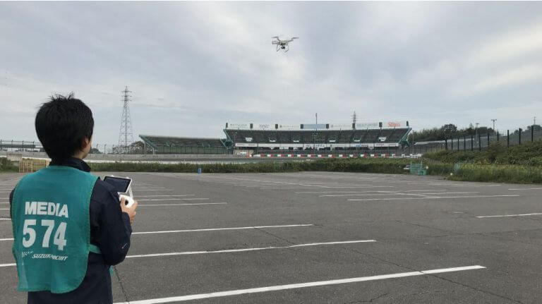 飛行高度と速度のシミュレーション