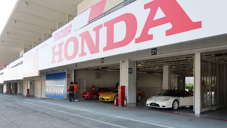 ピットに並ぶ歴代のNSX