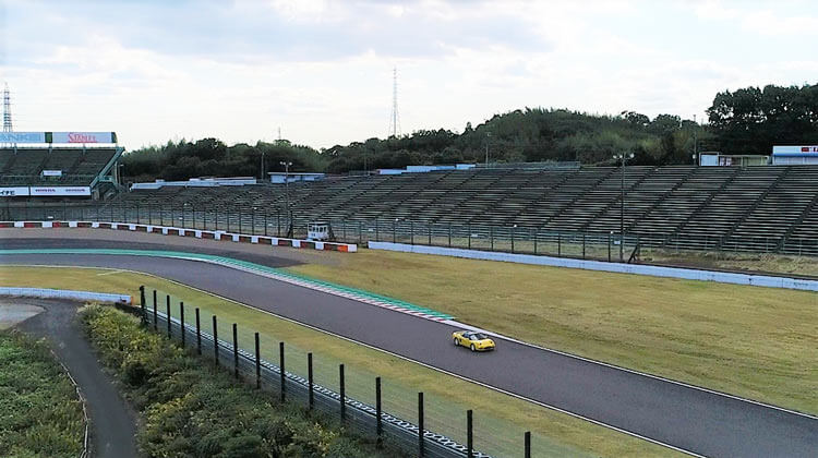 鈴鹿サーキットのコースを貸切！ホンダNSX走行会をドローンで空撮