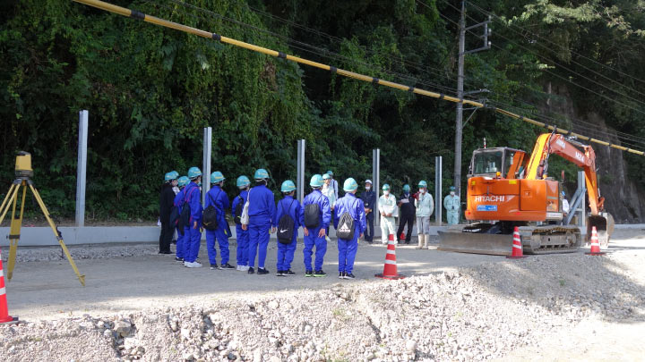 次世代の心に刻むICT技術者の熱いメッセージ―ICT現場見学会開催レポート