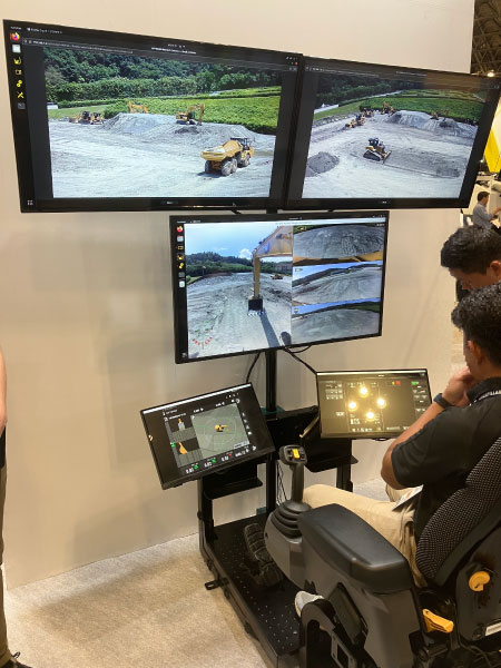 日本キャタピラー（遠隔化デモンストレーション）