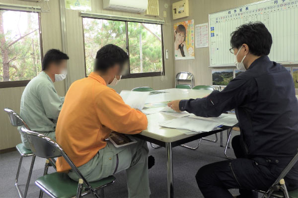 ICT建機による施工打合せ（RTK-GNSS基地局設置）1